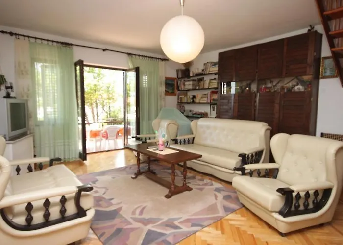 With Parking Spaces Klenovica, Novi Vinodolski - 7605 דירה קלנוביצה
