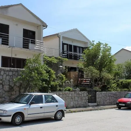 Apartments With Parking Spaces Klenovica, Novi Vinodolski - 7605 * Klenovica