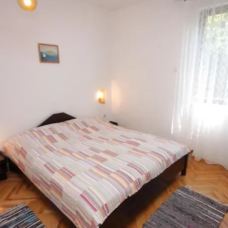 Apartments With Parking Spaces Klenovica, Novi Vinodolski - 7605 Klenovica